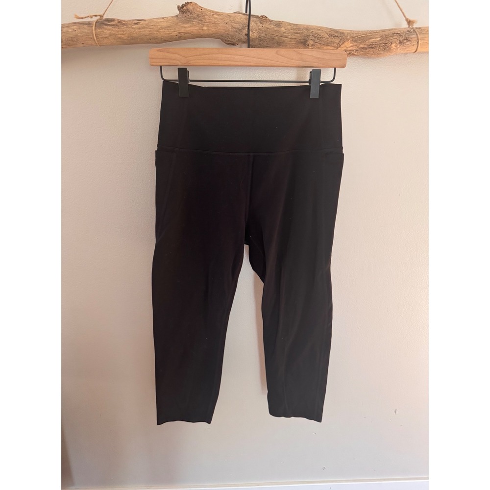 Womens High Rise Cropped Leggings Black Side Pockets Athleisure Capri